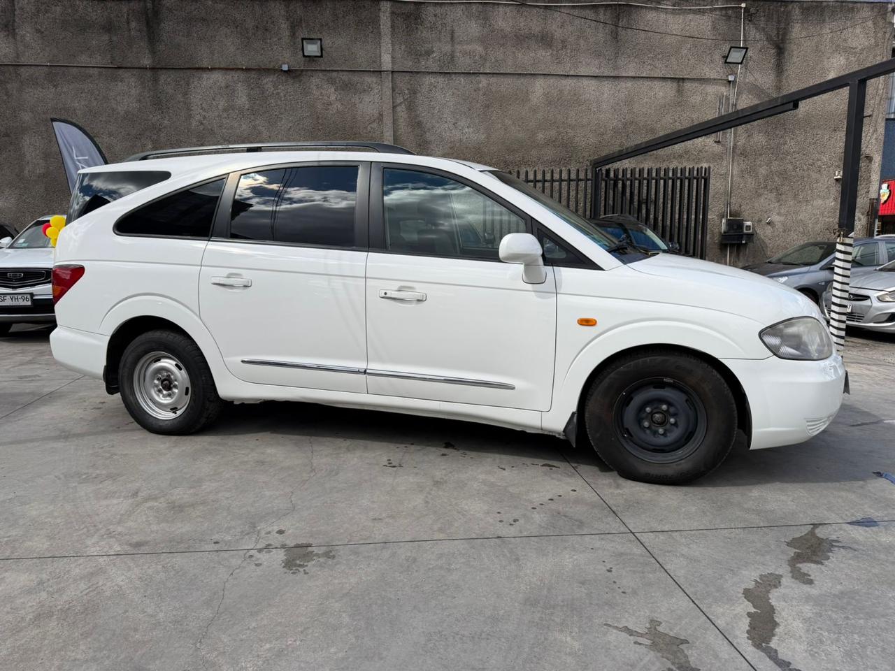 SsangYong Stavic Xdi — foto 2 de 24