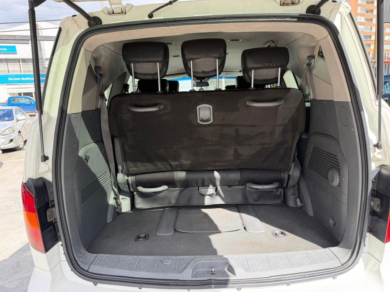 SsangYong Stavic Xdi — foto 12 de 24