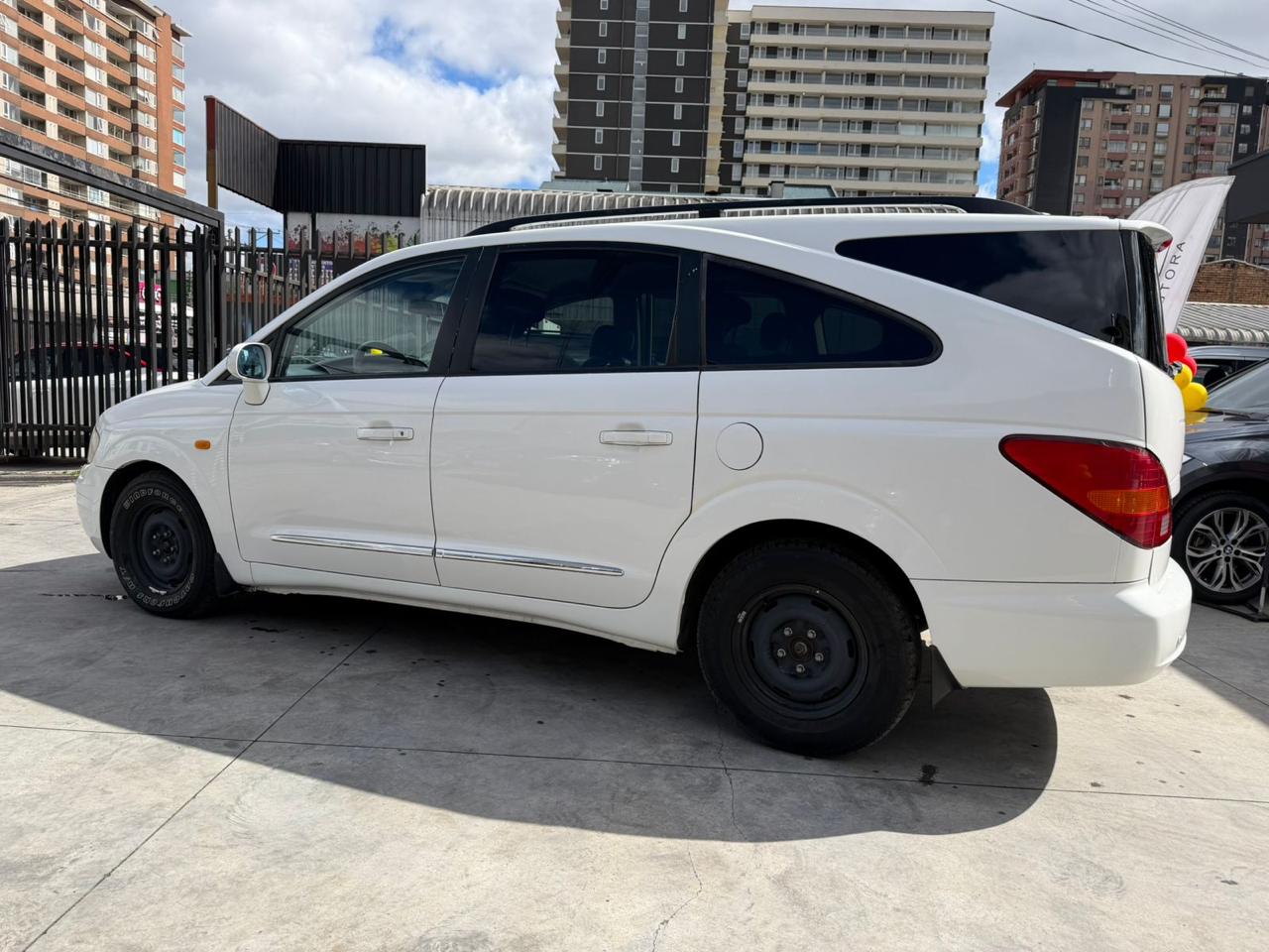 SsangYong Stavic Xdi — foto 4 de 24