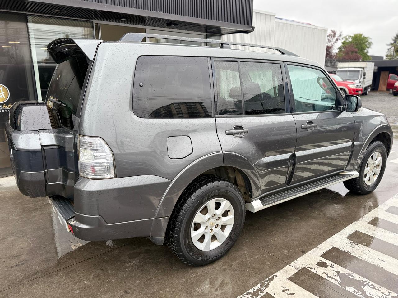 Mitsubishi Montero 4X4 3.2 Aut — foto 6 de 18