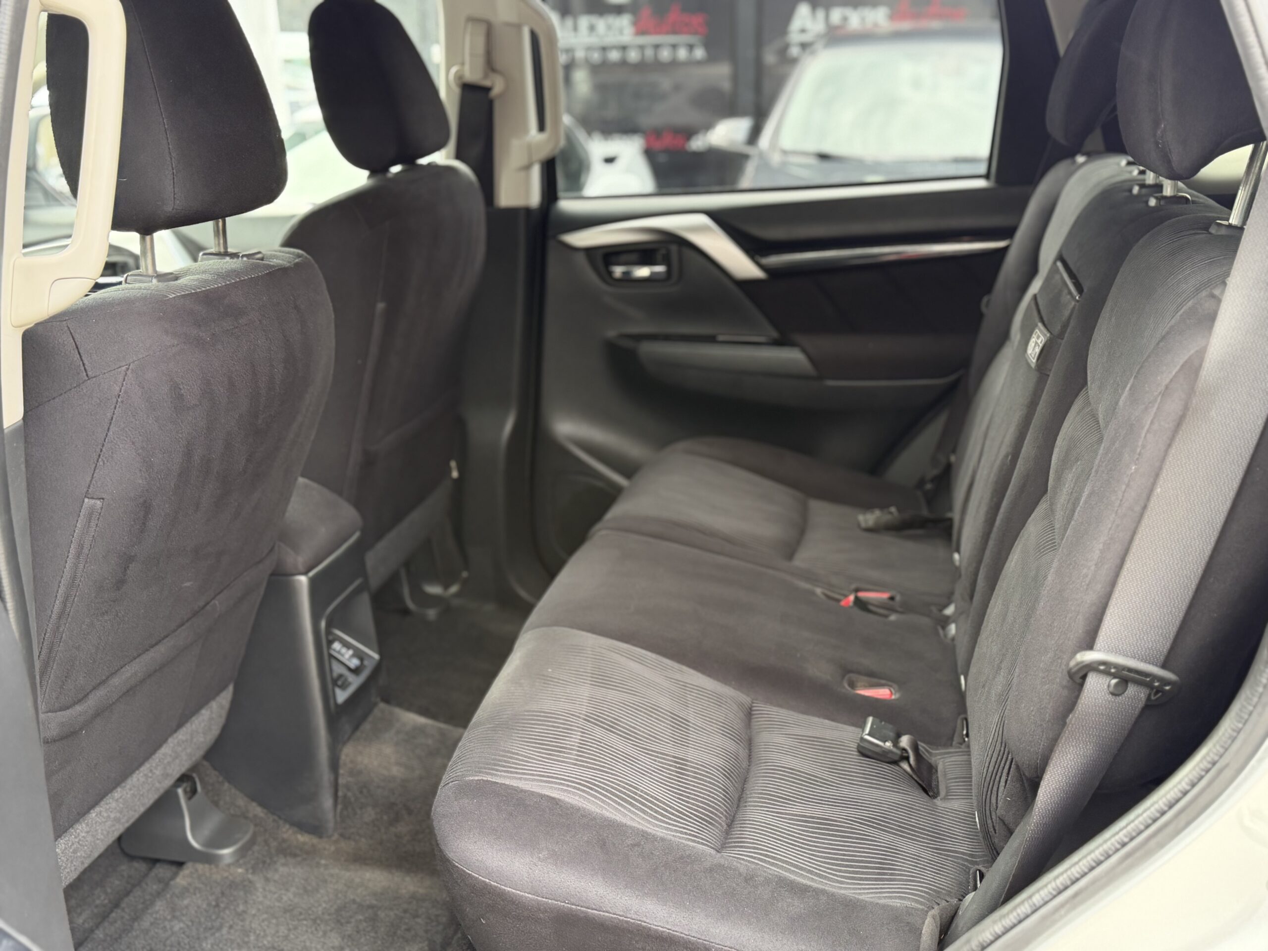 Mitsubishi Montero Sport 2.4L 4X2 Aut — foto 8 de 16