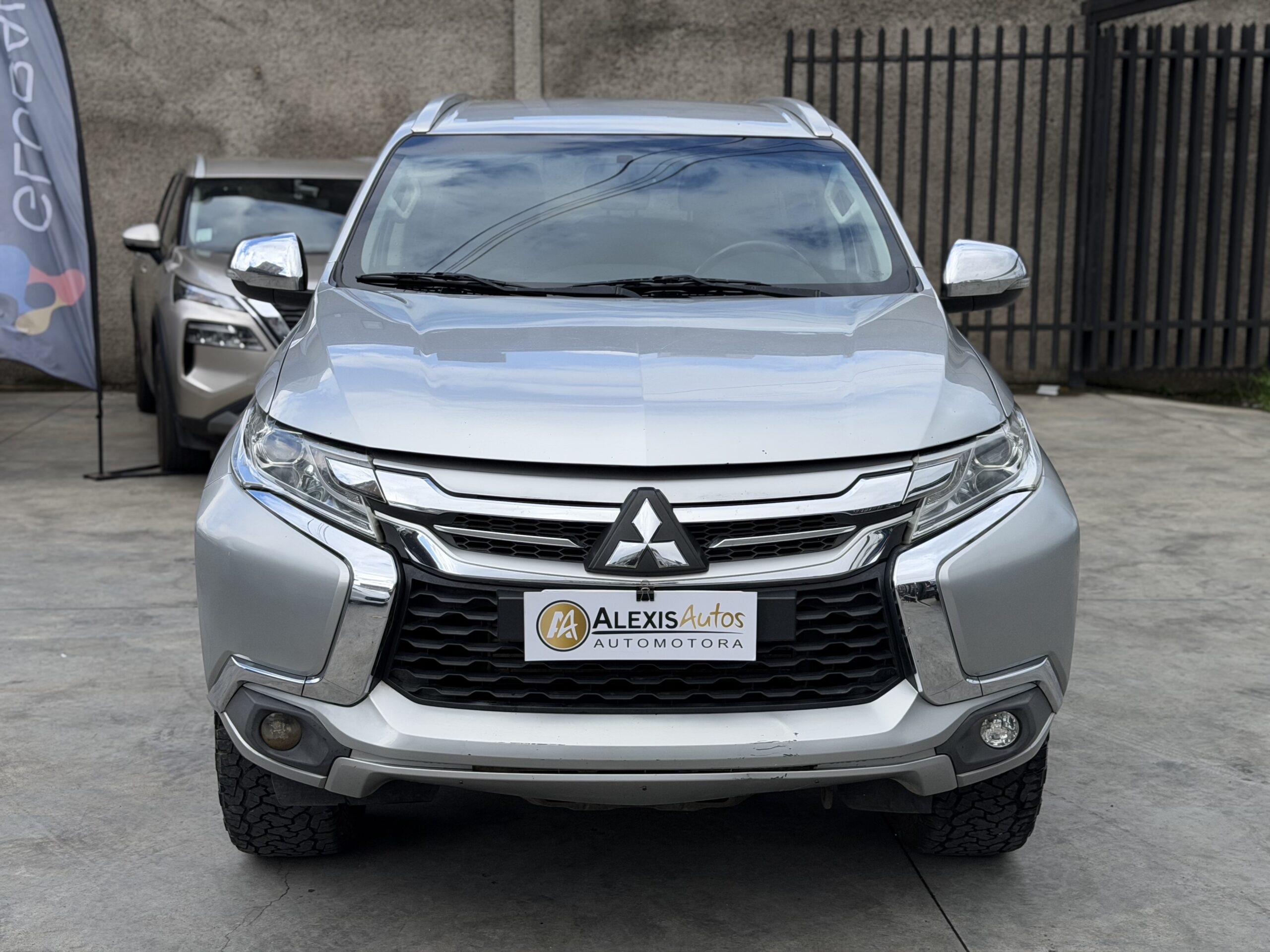 Mitsubishi Montero Sport 2.4L 4X2 Aut — foto 2 de 16