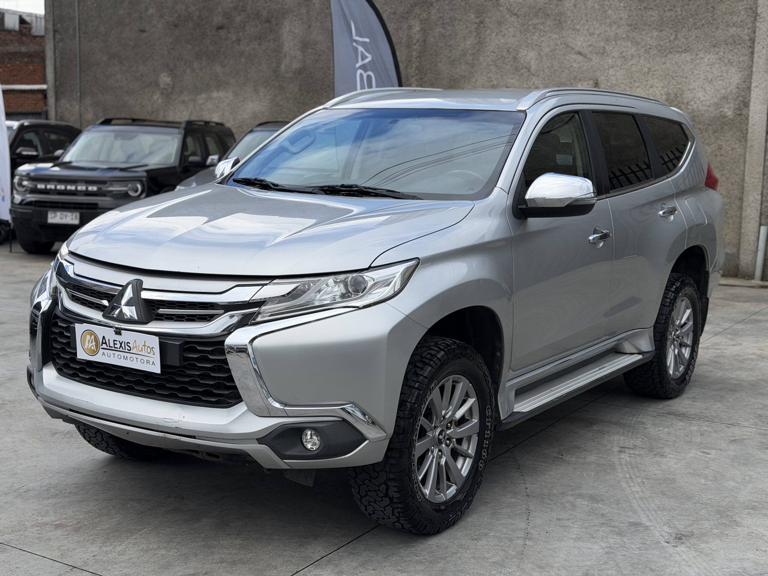 Mitsubishi Montero Sport 2.4L 4X2 Aut — foto 3 de 16