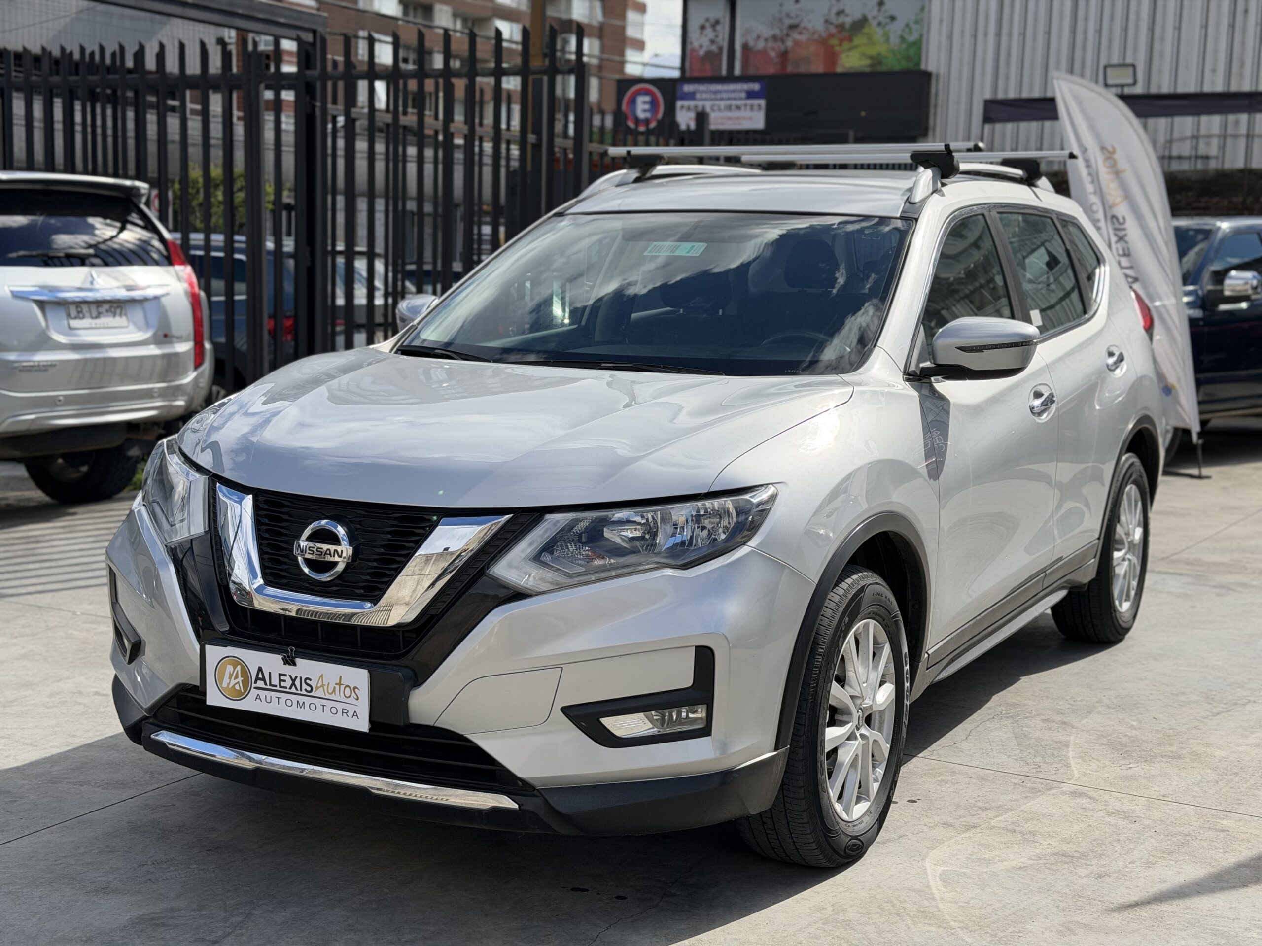 Nissan Xtrail 4X4 2.5L Aut — foto 3 de 18